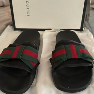 Gucci Upper & Rubber Sole Satin Matt Slide Size 42